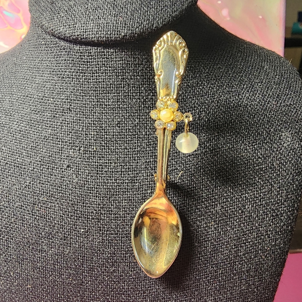 Absolutely Adorable Vintage Spoon Decorative Pin